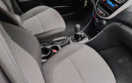 Hyundai Solaris II рестайлинг, 2011 год, 620 000 рублей, 5 фотография