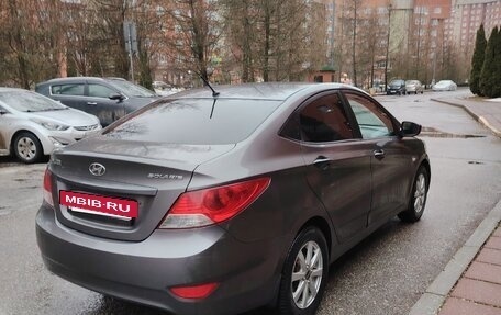 Hyundai Solaris II рестайлинг, 2011 год, 620 000 рублей, 3 фотография