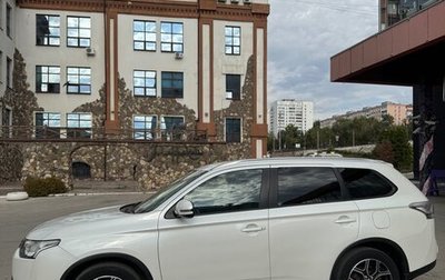 Mitsubishi Outlander III рестайлинг 3, 2014 год, 1 900 000 рублей, 1 фотография