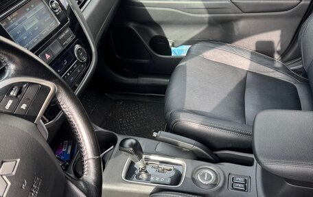 Mitsubishi Outlander III рестайлинг 3, 2014 год, 1 900 000 рублей, 5 фотография