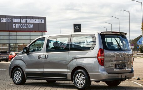 Hyundai Grand Starex Grand Starex I рестайлинг 2, 2011 год, 1 495 000 рублей, 4 фотография