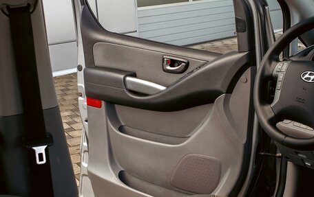 Hyundai Grand Starex Grand Starex I рестайлинг 2, 2011 год, 1 495 000 рублей, 12 фотография
