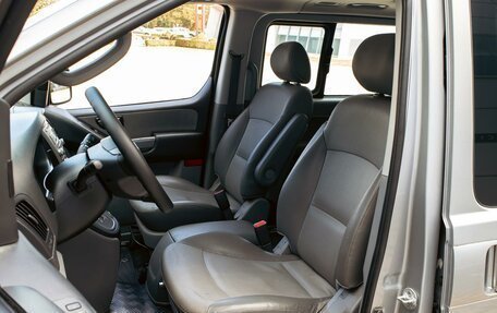 Hyundai Grand Starex Grand Starex I рестайлинг 2, 2011 год, 1 495 000 рублей, 11 фотография