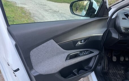 Peugeot 3008 II, 2020 год, 850 000 рублей, 30 фотография