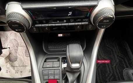 Toyota RAV4, 2025 год, 3 920 000 рублей, 17 фотография