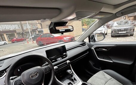 Toyota RAV4, 2025 год, 3 920 000 рублей, 24 фотография