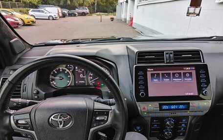 Toyota Land Cruiser Prado 150 рестайлинг 2, 2021 год, 7 300 000 рублей, 2 фотография