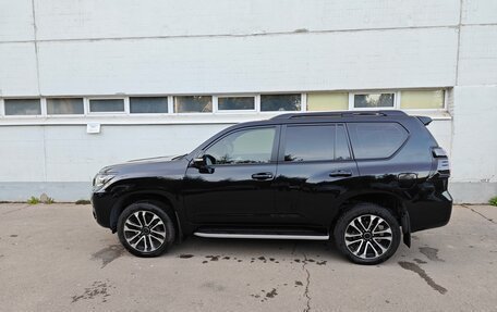 Toyota Land Cruiser Prado 150 рестайлинг 2, 2021 год, 7 300 000 рублей, 10 фотография