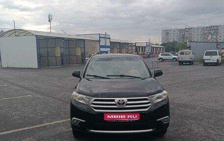 Toyota Highlander III, 2011 год, 2 300 000 рублей, 1 фотография