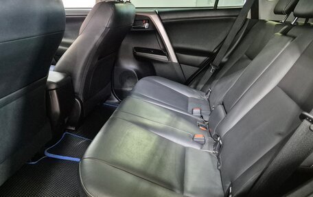 Toyota RAV4, 2016 год, 2 177 000 рублей, 14 фотография