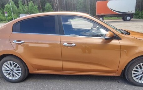 KIA Rio IV, 2018 год, 1 350 000 рублей, 2 фотография
