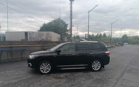Toyota Highlander III, 2011 год, 2 300 000 рублей, 2 фотография