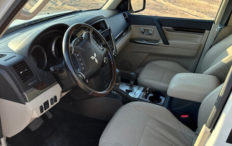 Mitsubishi Pajero IV, 2019 год, 3 550 000 рублей, 5 фотография