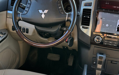Mitsubishi Pajero IV, 2019 год, 3 550 000 рублей, 11 фотография