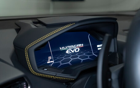 Lamborghini Huracán, 2022 год, 26 990 000 рублей, 24 фотография