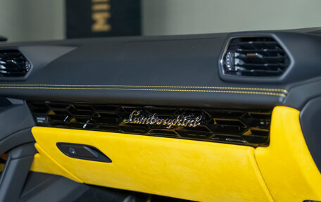 Lamborghini Huracán, 2022 год, 26 990 000 рублей, 32 фотография