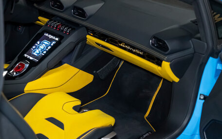 Lamborghini Huracán, 2022 год, 26 990 000 рублей, 39 фотография