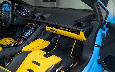 Lamborghini Huracán, 2022 год, 26 990 000 рублей, 38 фотография