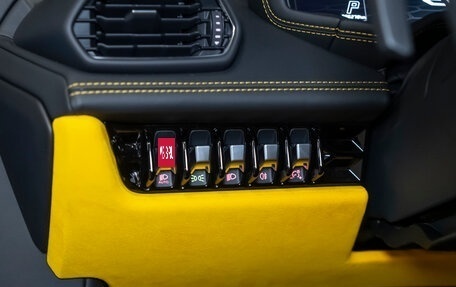 Lamborghini Huracán, 2022 год, 26 990 000 рублей, 29 фотография