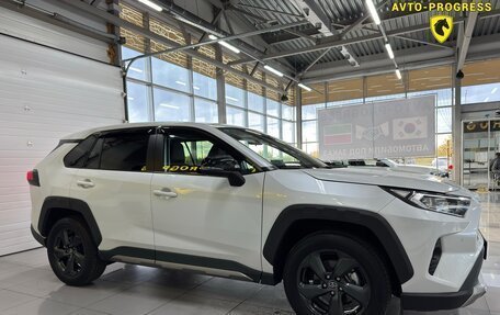 Toyota RAV4, 2023 год, 3 590 000 рублей, 4 фотография