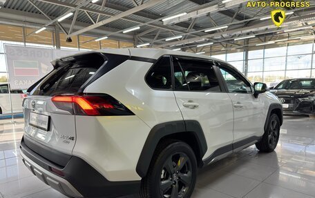 Toyota RAV4, 2023 год, 3 590 000 рублей, 5 фотография