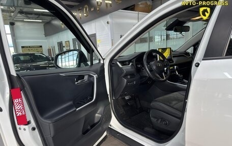 Toyota RAV4, 2023 год, 3 590 000 рублей, 7 фотография