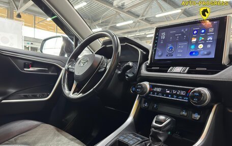 Toyota RAV4, 2023 год, 3 590 000 рублей, 11 фотография