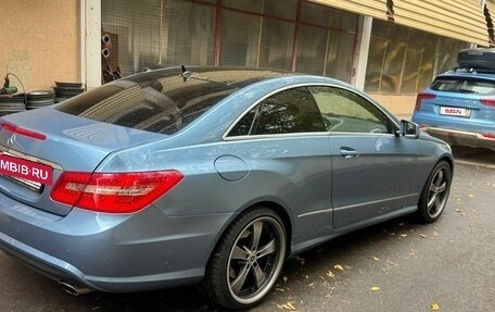 Mercedes-Benz E-Класс, 2011 год, 1 380 000 рублей, 3 фотография