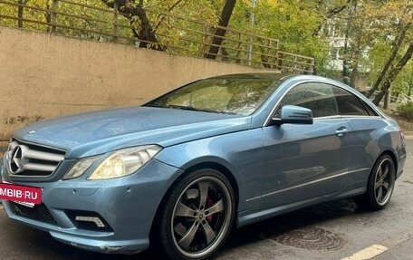 Mercedes-Benz E-Класс, 2011 год, 1 380 000 рублей, 2 фотография