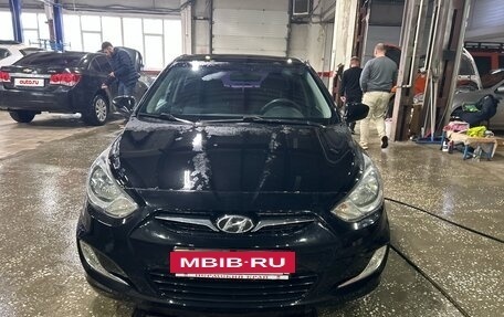 Hyundai Solaris II рестайлинг, 2012 год, 630 000 рублей, 3 фотография