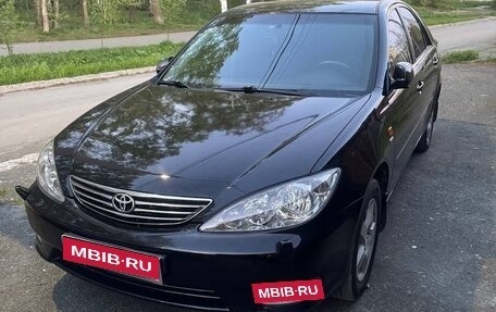 Toyota Camry V40, 2004 год, 860 000 рублей, 1 фотография