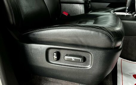 Toyota Land Cruiser 200, 2013 год, 2 999 000 рублей, 20 фотография