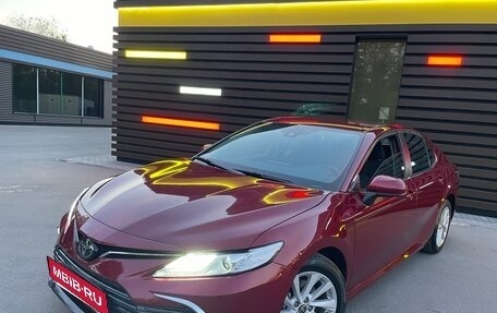 Toyota Camry, 2022 год, 2 750 000 рублей, 6 фотография
