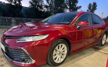 Toyota Camry, 2022 год, 2 750 000 рублей, 24 фотография