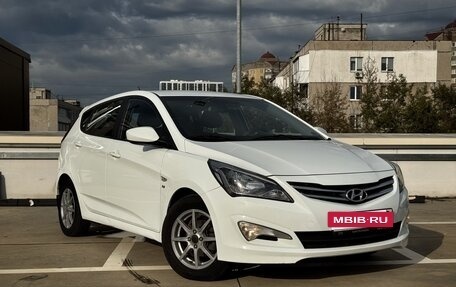 Hyundai Solaris II рестайлинг, 2015 год, 1 090 000 рублей, 1 фотография