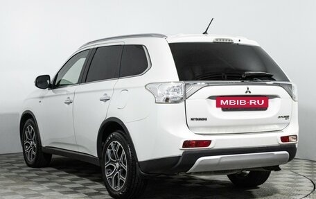 Mitsubishi Outlander III рестайлинг 3, 2014 год, 1 899 700 рублей, 7 фотография