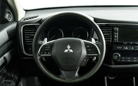 Mitsubishi Outlander III рестайлинг 3, 2014 год, 1 899 700 рублей, 20 фотография