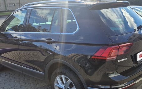 Volkswagen Tiguan II, 2018 год, 2 400 000 рублей, 4 фотография