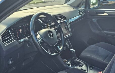 Volkswagen Tiguan II, 2018 год, 2 400 000 рублей, 8 фотография