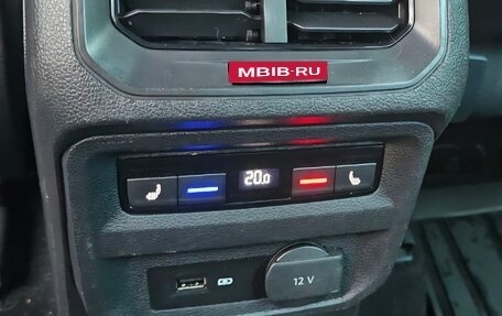 Volkswagen Tiguan II, 2018 год, 2 400 000 рублей, 10 фотография