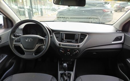 Hyundai Solaris II рестайлинг, 2018 год, 1 099 000 рублей, 17 фотография