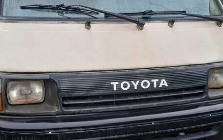 Toyota HiAce H100, 1991 год, 250 000 рублей, 1 фотография