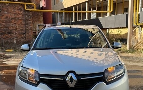 Renault Logan II, 2014 год, 610 000 рублей, 1 фотография
