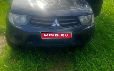 Mitsubishi L200 IV рестайлинг, 2013 год, 950 000 рублей, 1 фотография