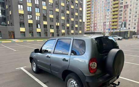 Chevrolet Niva I рестайлинг, 2013 год, 535 000 рублей, 3 фотография
