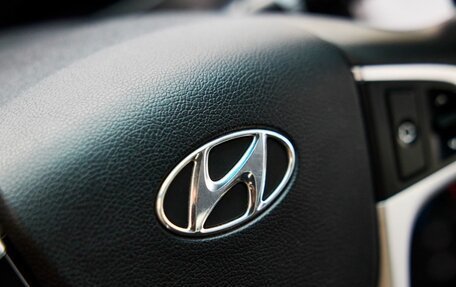 Hyundai Solaris II рестайлинг, 2013 год, 600 000 рублей, 18 фотография