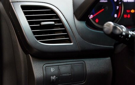 Hyundai Solaris II рестайлинг, 2013 год, 600 000 рублей, 16 фотография