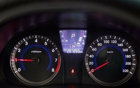 Hyundai Solaris II рестайлинг, 2013 год, 600 000 рублей, 22 фотография