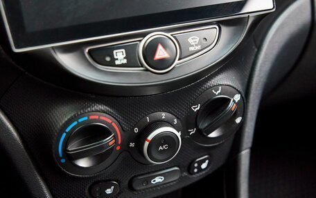 Hyundai Solaris II рестайлинг, 2013 год, 600 000 рублей, 25 фотография