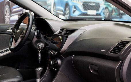 Hyundai Solaris II рестайлинг, 2013 год, 600 000 рублей, 32 фотография